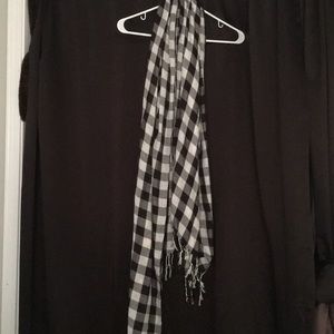 Checkered scarf